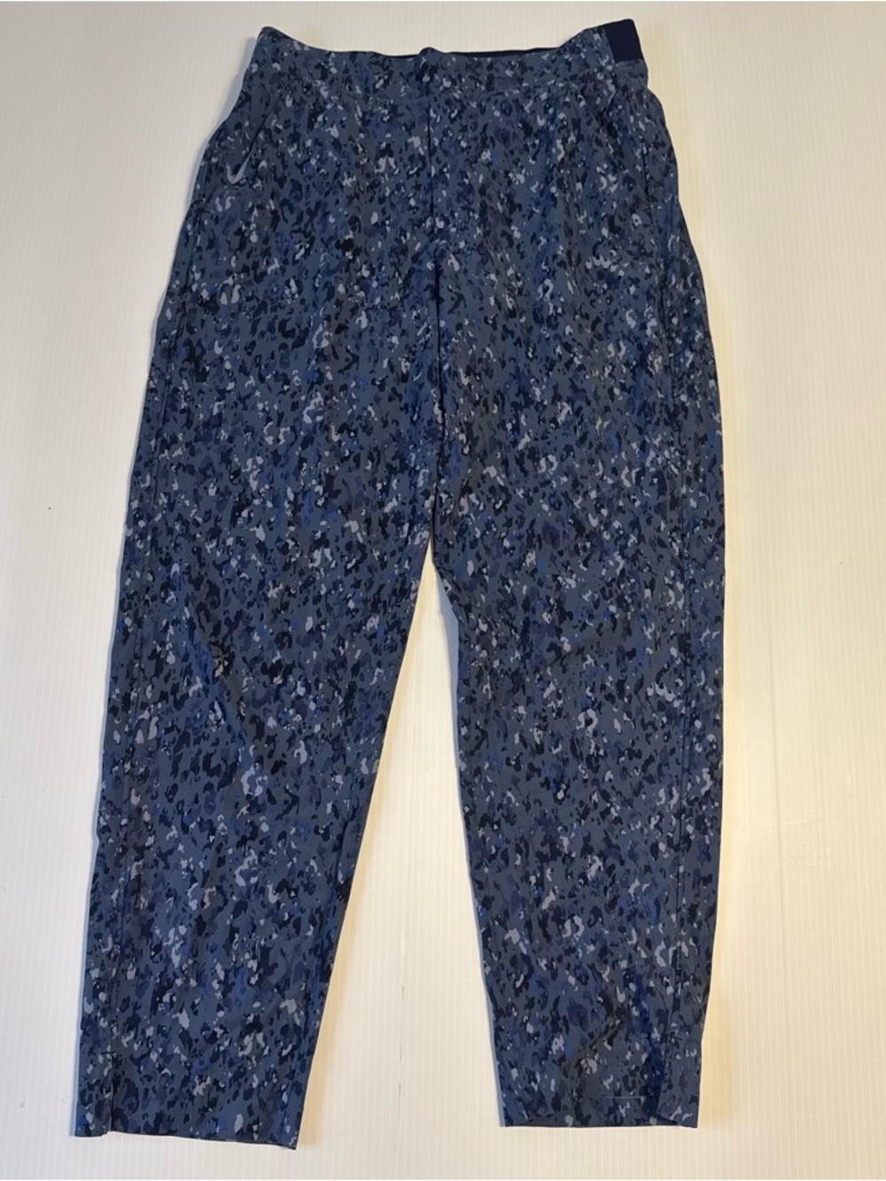 Athleta Brooklyn Ankle Pant Blue Camo Leopard Print Tapered Athletic Jogger 6